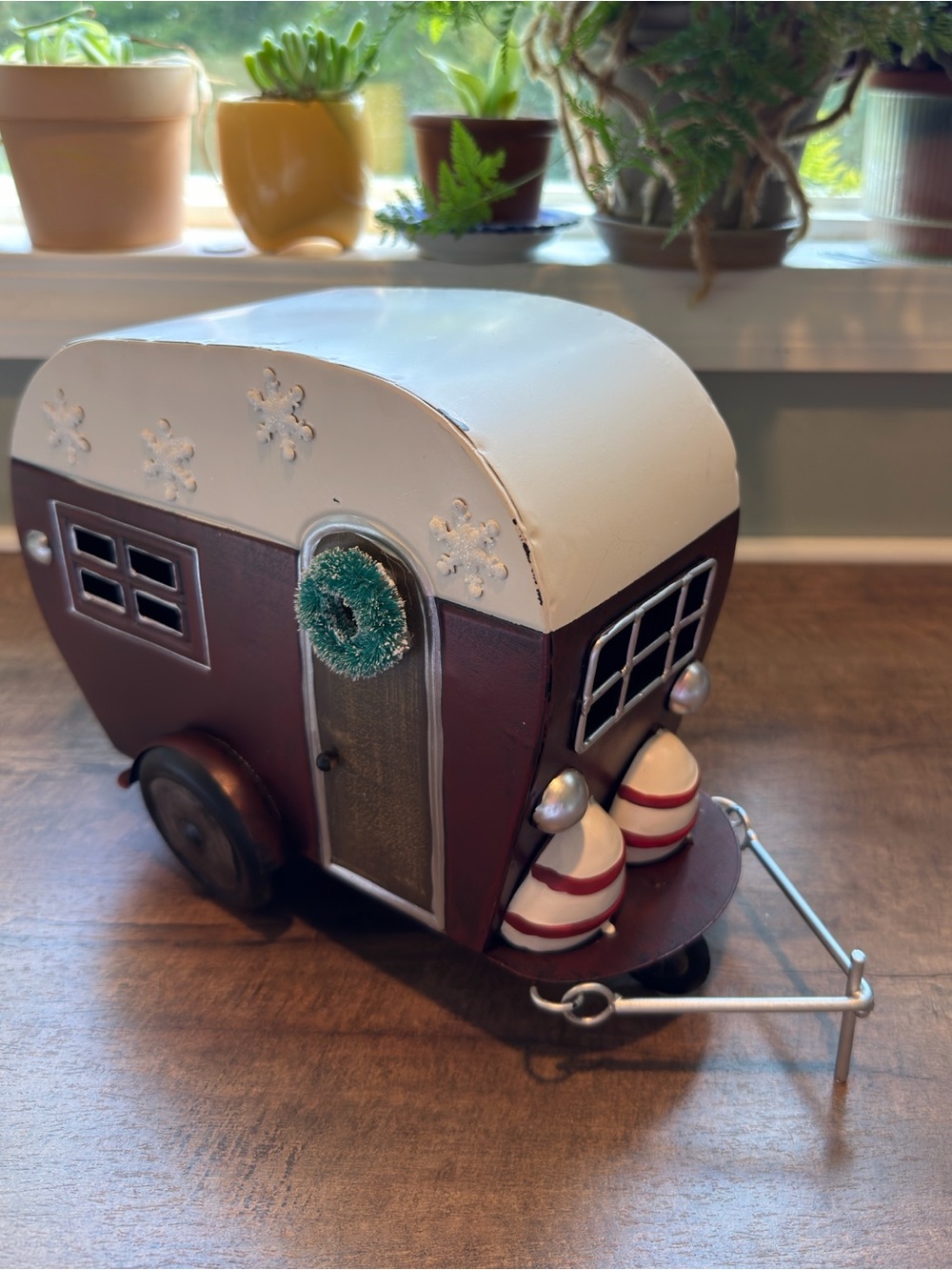 Vtg Christmas Metal Decorative Camper Trailer Figurine White Brown Red Silver